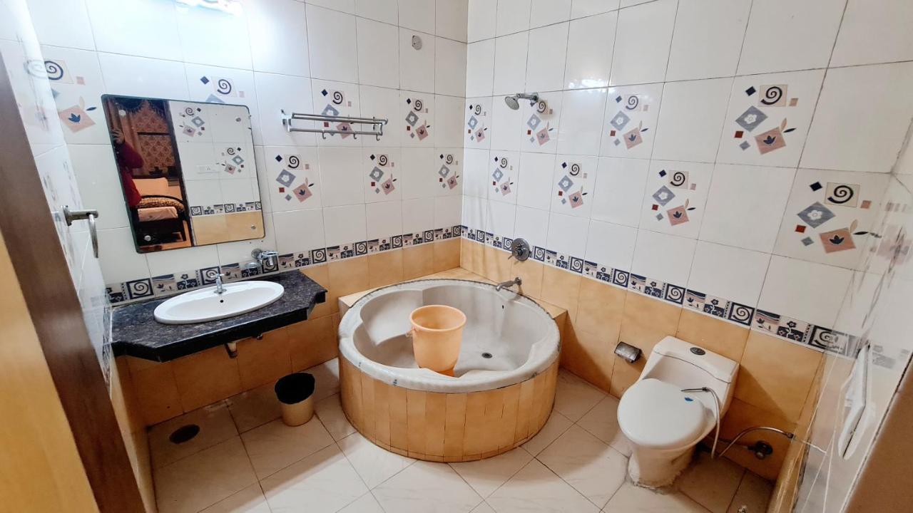 Hotel Amritsar Inn Экстерьер фото